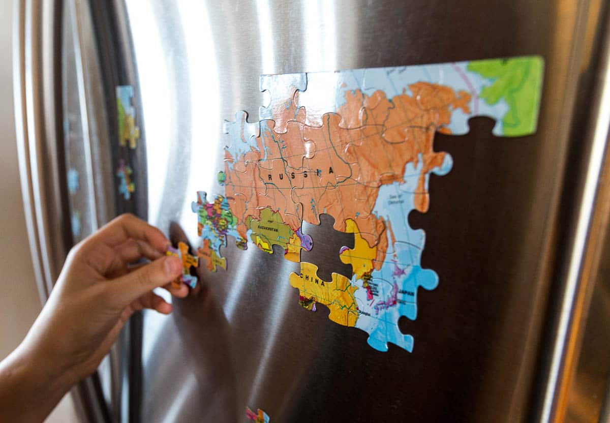 Puzzle magnétique du monde (en français) - 100 pièces | Maps International puzzle Maps International 