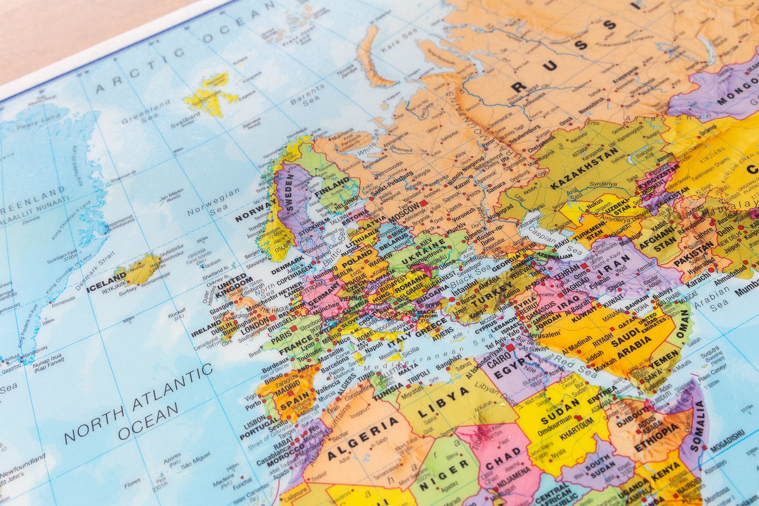 Tapis de souris / sous-mains (en anglais) - Planisphère (63 x 42 cm) | Maps International carte murale roulée (en tube) Maps International