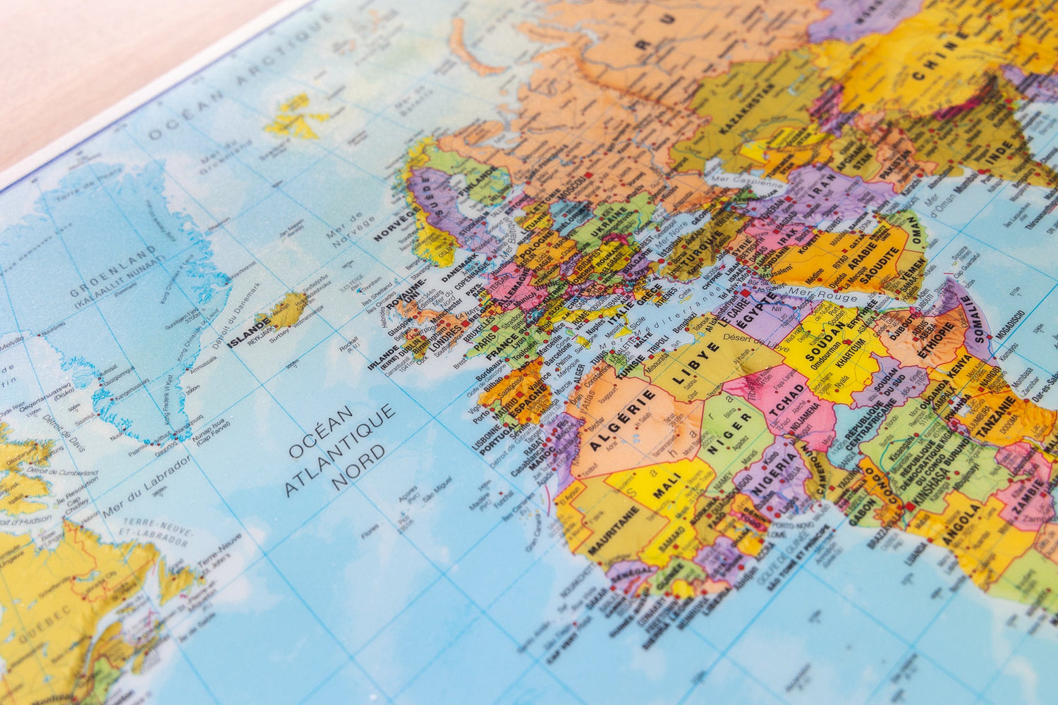 Tapis de souris / sous-mains - Planisphère (67 x 42 cm) | Maps International carte murale roulée (en tube) Maps International